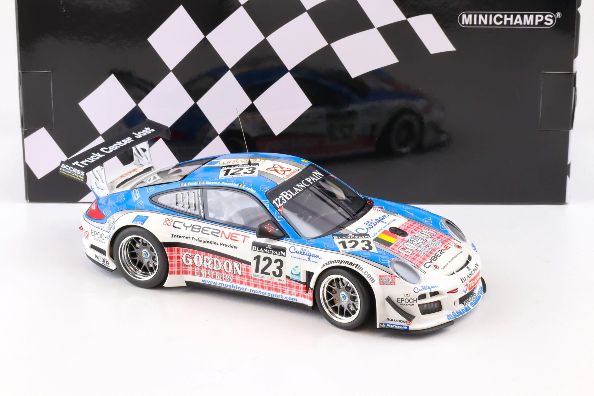 1:18 Minichamps Porsche 911 GT3 R #123 Mühlner Motorsport 24h Spa 2011 Fumal/Thiry
