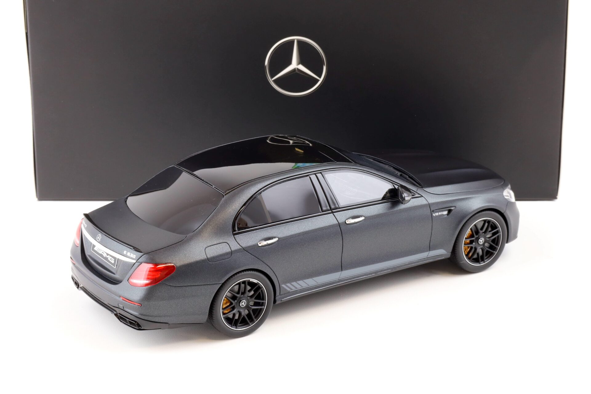 1:18 GT Spirit Mercedes E63 S Edition 1 W213 Limousine night black DEALER VERSION