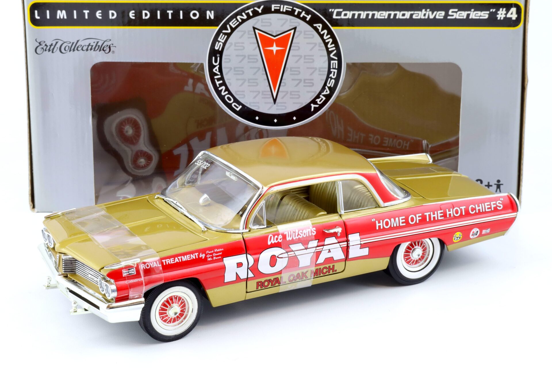 ID 82990 orig.jpg 1:18 ERTL 1962 Pontiac Catalina Jim Wangers Royal Pontiac gold/ red