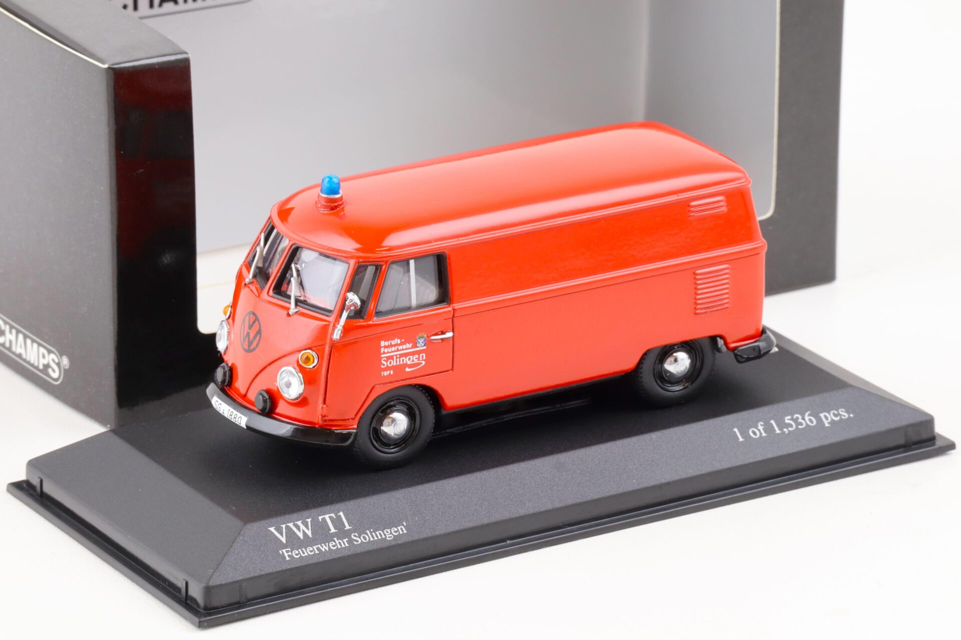 ID 83099 orig 1.jpg 1:43 Minichamps VW T1 Kastenwagen 1966 red Feuerwehr Solingen