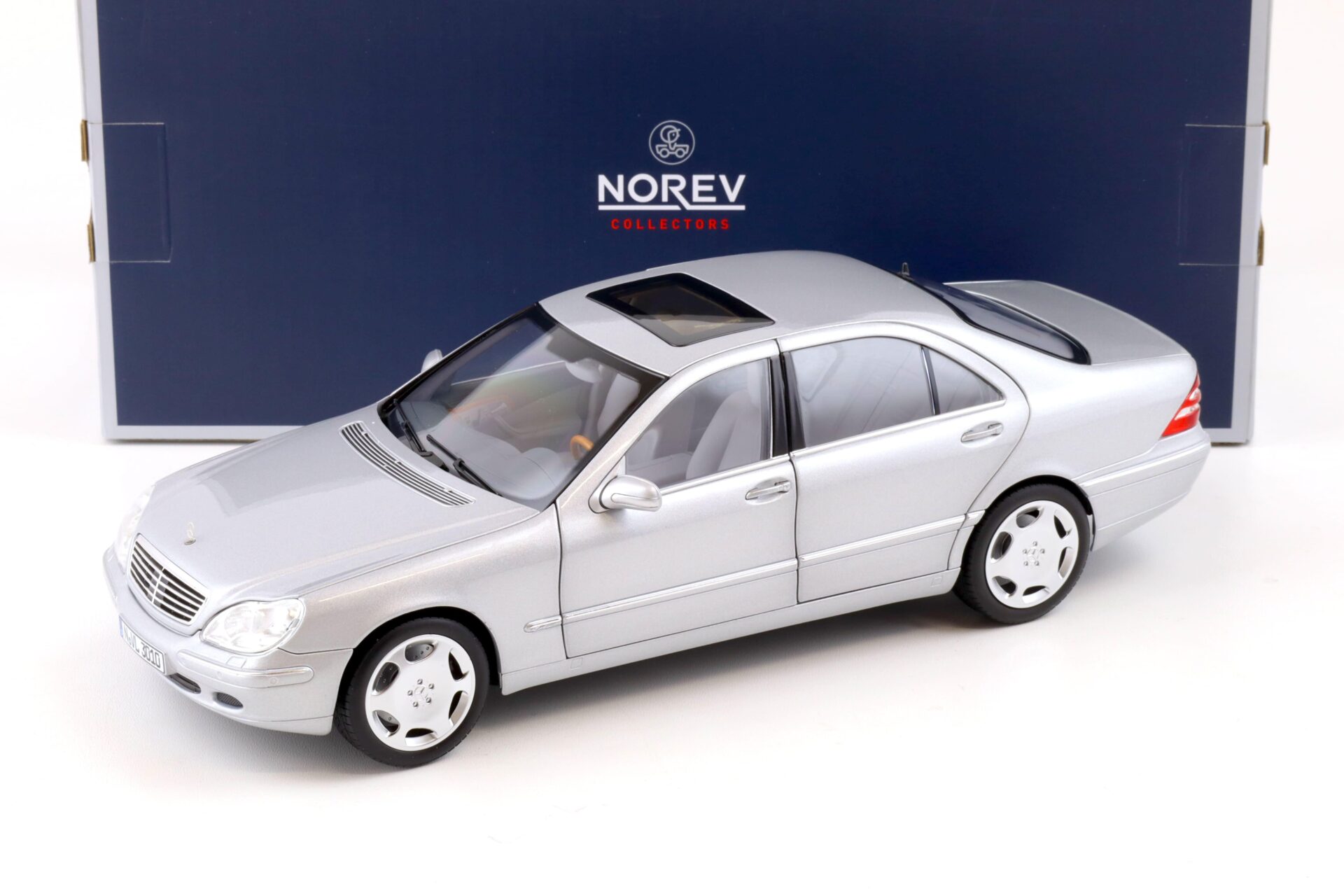 ID 83158 orig.jpg 1:18 Norev Mercedes S-Klasse Limousine W220 silver metallic 1998