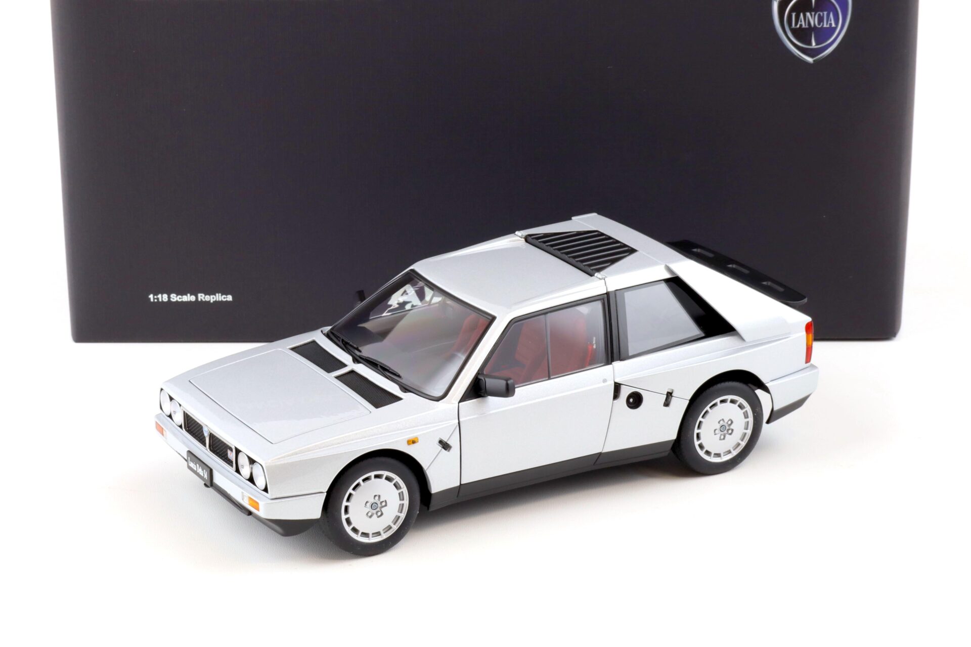 ID 83225 orig.jpg 1:18 AUTOart Lancia Delta S4 grey-metallic 1985
