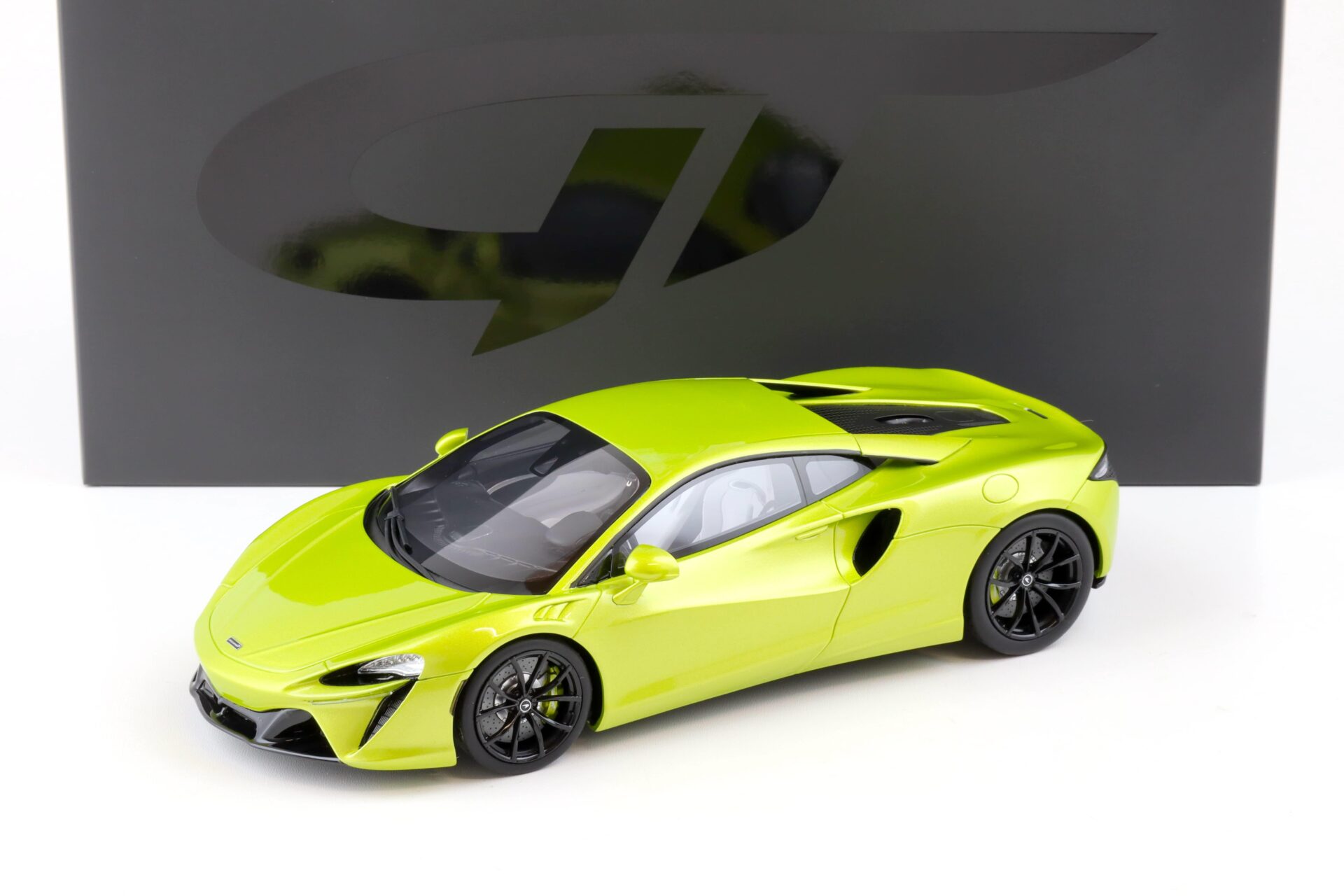 ID 83533 orig 1.jpg 1:18 GT Spirit GT400 McLaren Artura green 2021