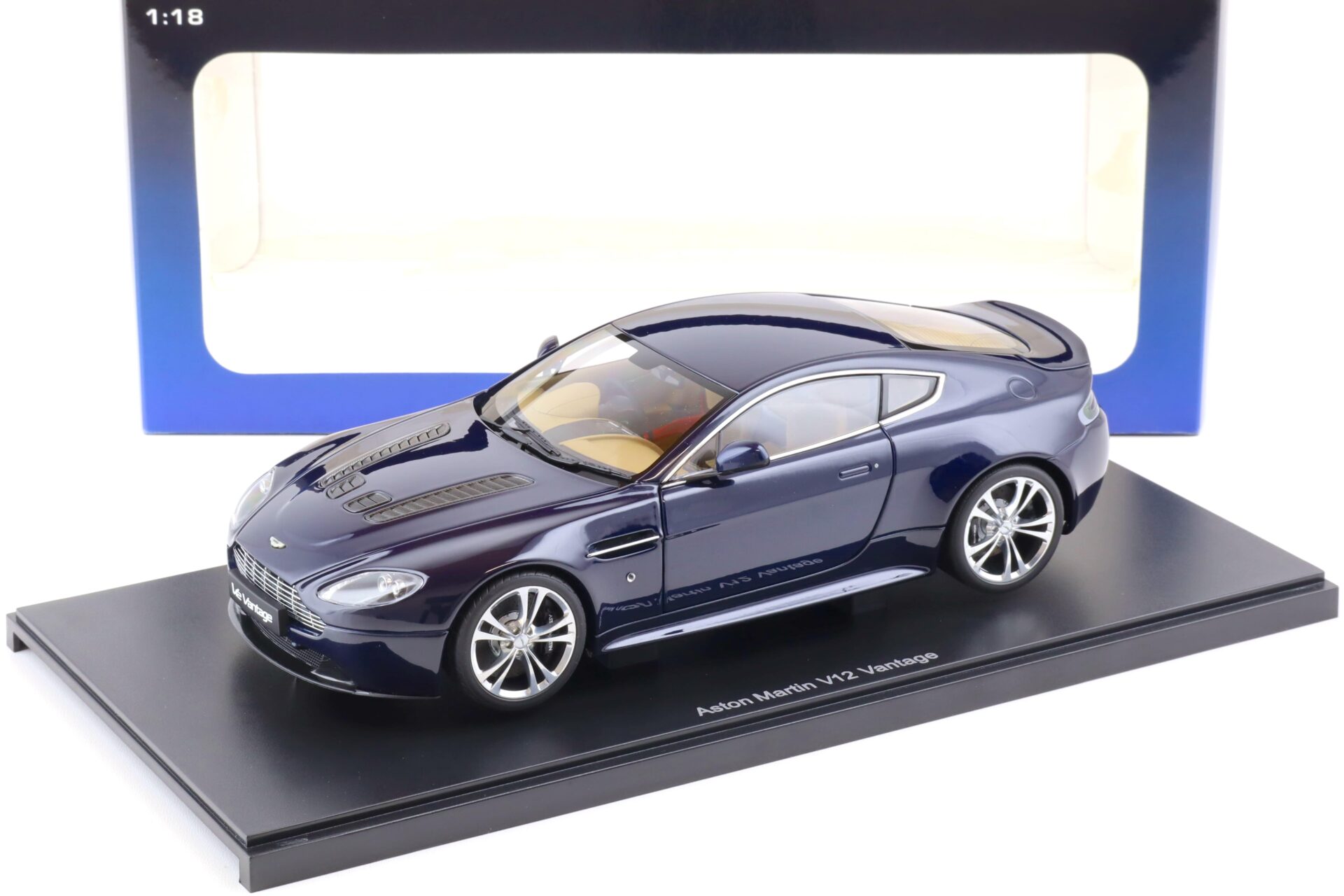 ID 83874 orig 1.jpg 1:18 AUTOart Aston Martin V12 Vantage Coupe 2010 Midnight blue 70205