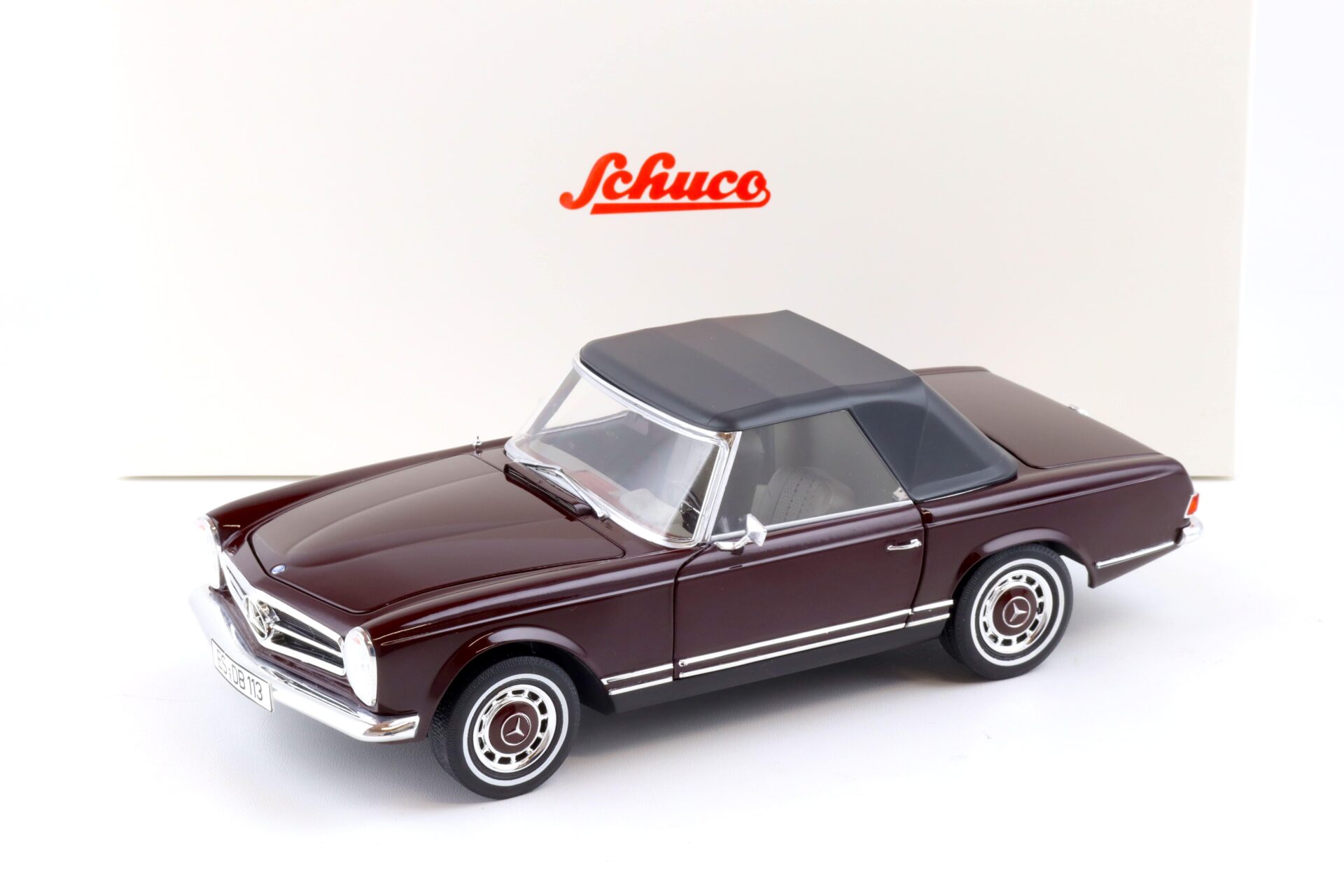 ID 84000 orig 1.jpg 1:18 Schuco Mercedes 280 SL Pagode W113 Cabriolet bordeaux red 1963