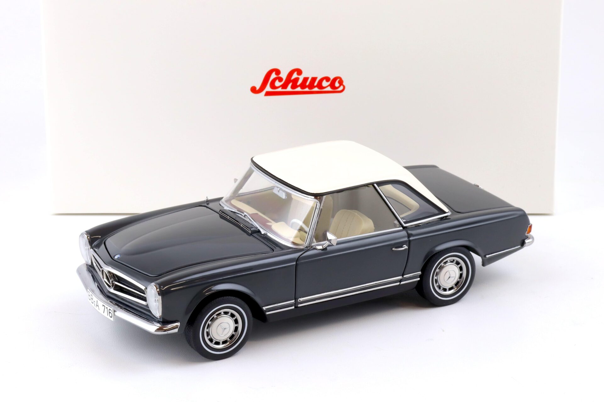 ID 84005 orig 1.jpg 1:18 Schuco Mercedes 280 SL Pagode W113 Cabriolet dark grey 1963
