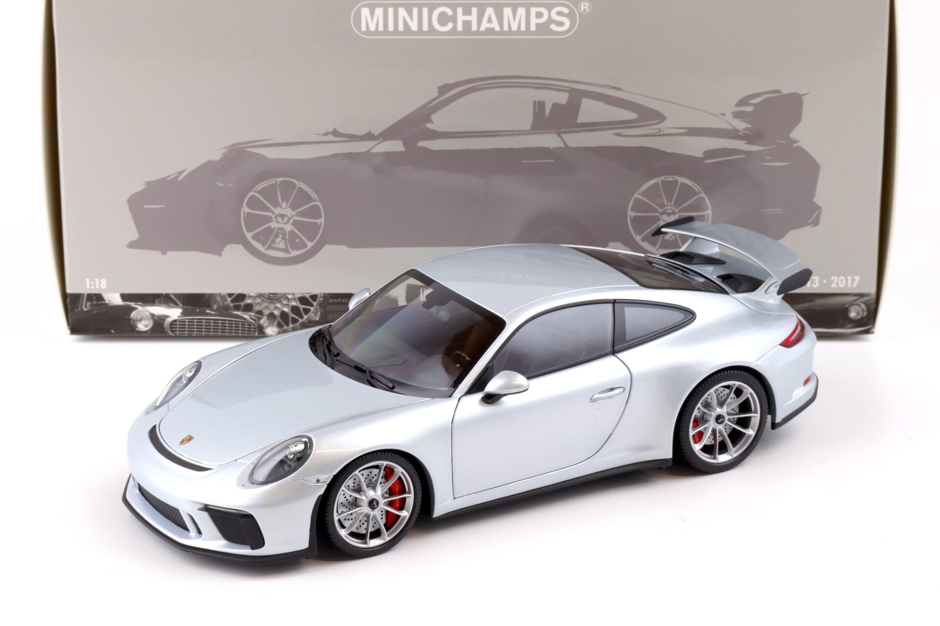 ID 84010 orig 1.jpg 1:18 Minichamps Porsche 911 (991) GT3 silver 2017 North America Limited 299 pcs.