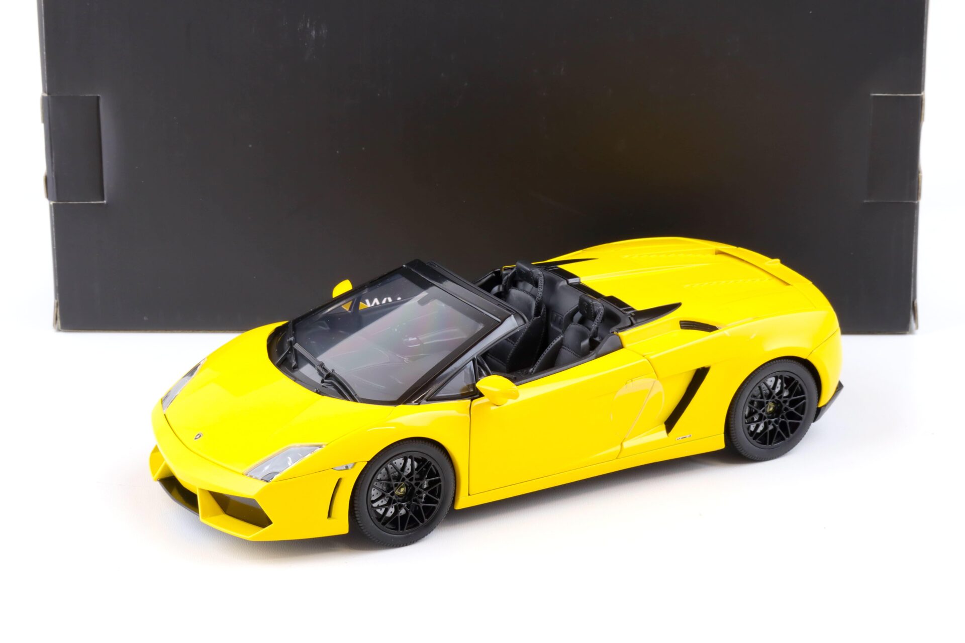 ID 84261 orig.jpg 1:18 Norev Lamborghini Gallardo LP560-4 Spyder yellow 2009