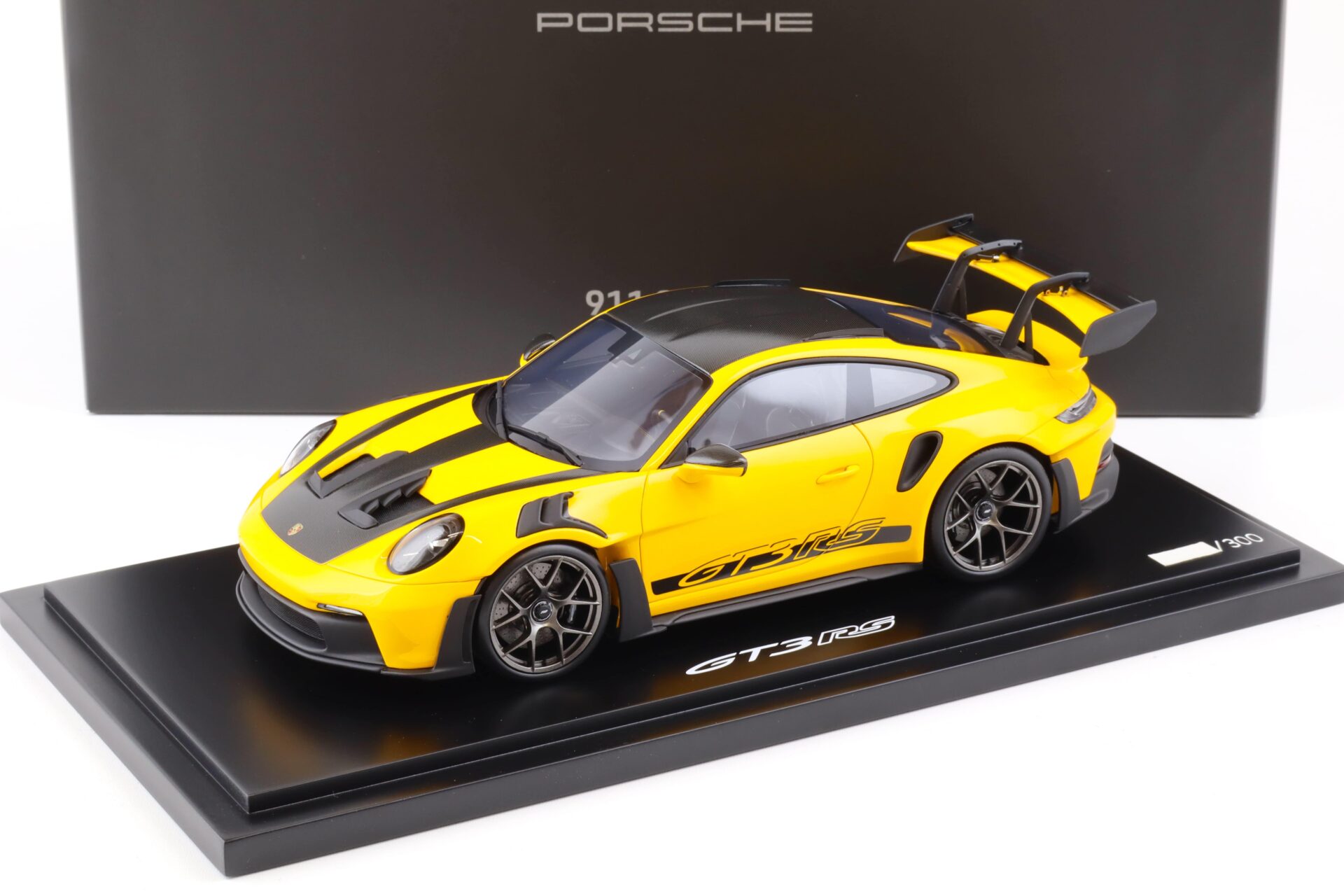 ID 84407 orig 1.jpg 1:18 Spark Porsche 911 (992) GT3 RS Weissach Package Signal yellow WAP DEALER