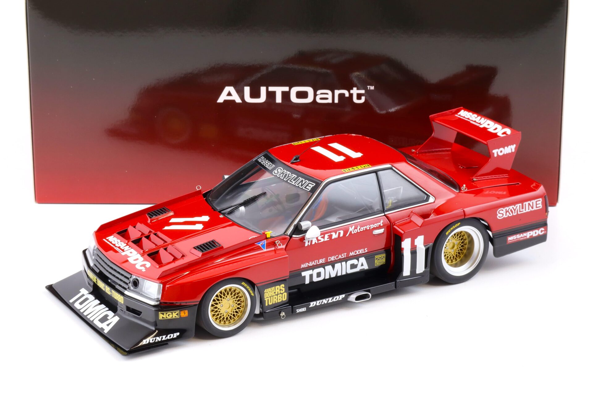 ID 84600 orig 1.jpg 1:18 AUTOart Nissan Skyline RS Turbo #11 Super Silhouette 1982 Diecast 88276