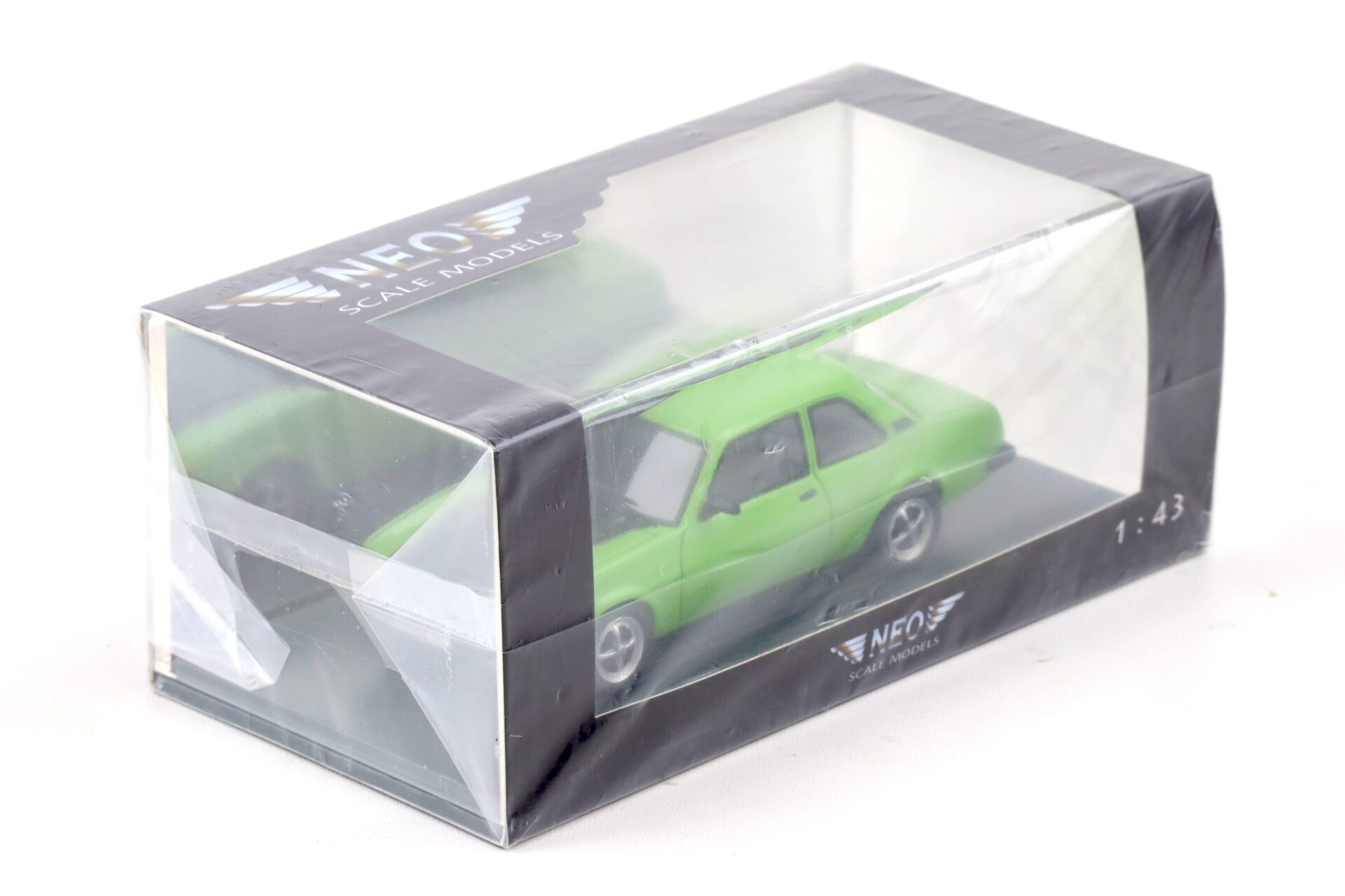 1:43 NEO Opel Ascona B 2.0 S/R 1980 green/ black 43711