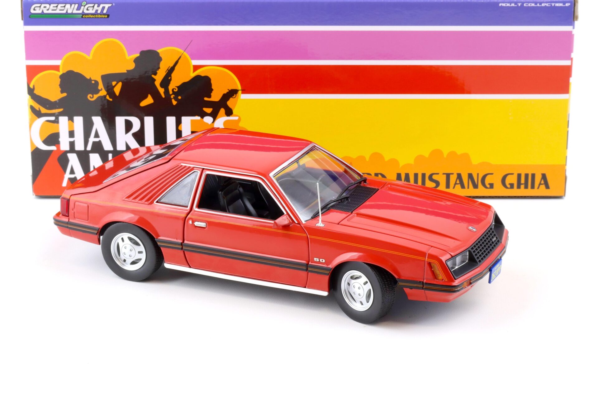 1:18 Greenlight 1979 Ford Mustang Ghia Coupe medium red/ black stripe Charlie´s Angels