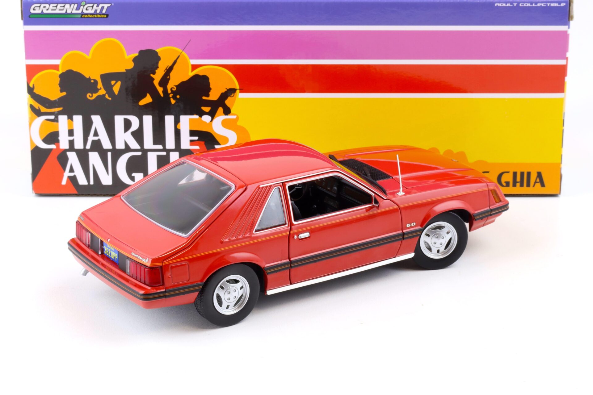 1:18 Greenlight 1979 Ford Mustang Ghia Coupe medium red/ black stripe Charlie´s Angels