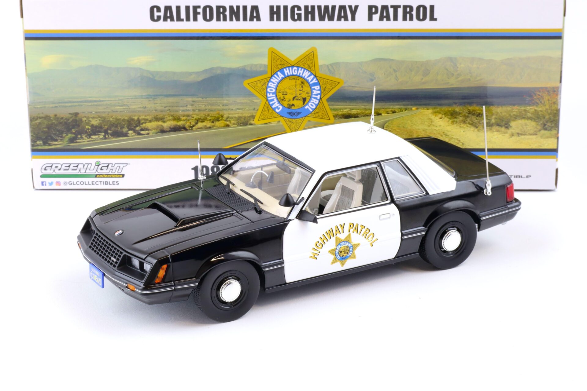 ID 84789 orig.jpg 1:18 Greenlight 1982 Ford Mustang Coupe SSP California Highway Patrol