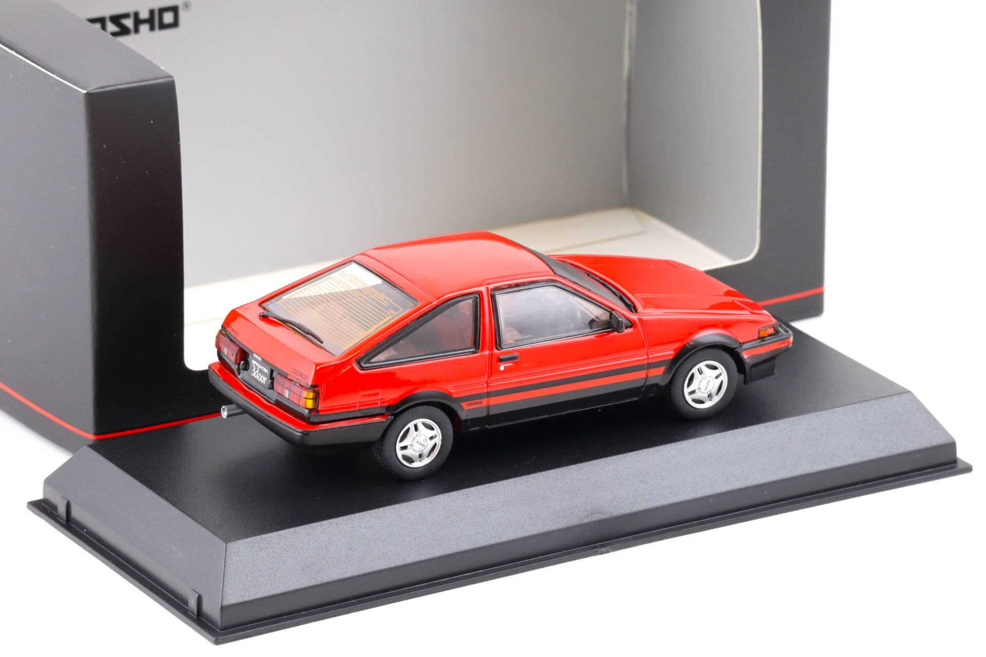 1:43 Kyosho Toyota Sprinter Trueno AE86 GT Apex 1986 red/ black