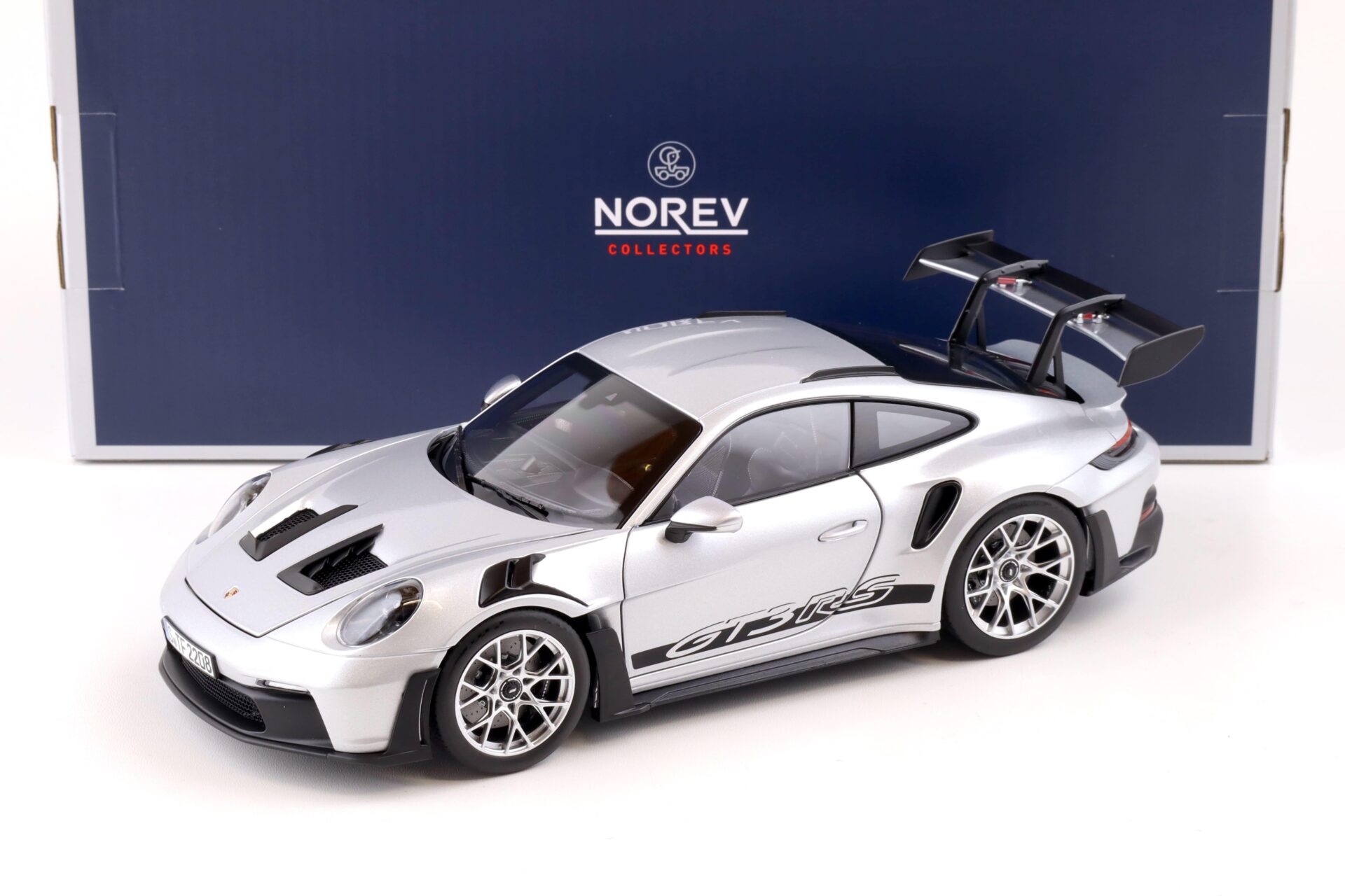 ID 85648 orig 1.jpg 1:18 Norev Porsche 911 (992) GT3 RS Coupe 2022 GT-silver metallic 187357