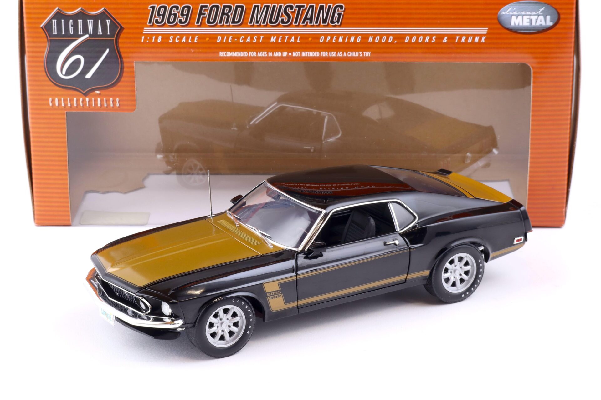 1:18 Highway61 Ford Mustang Boss 302 Coupe Smokey Tribute black/ gold 50730