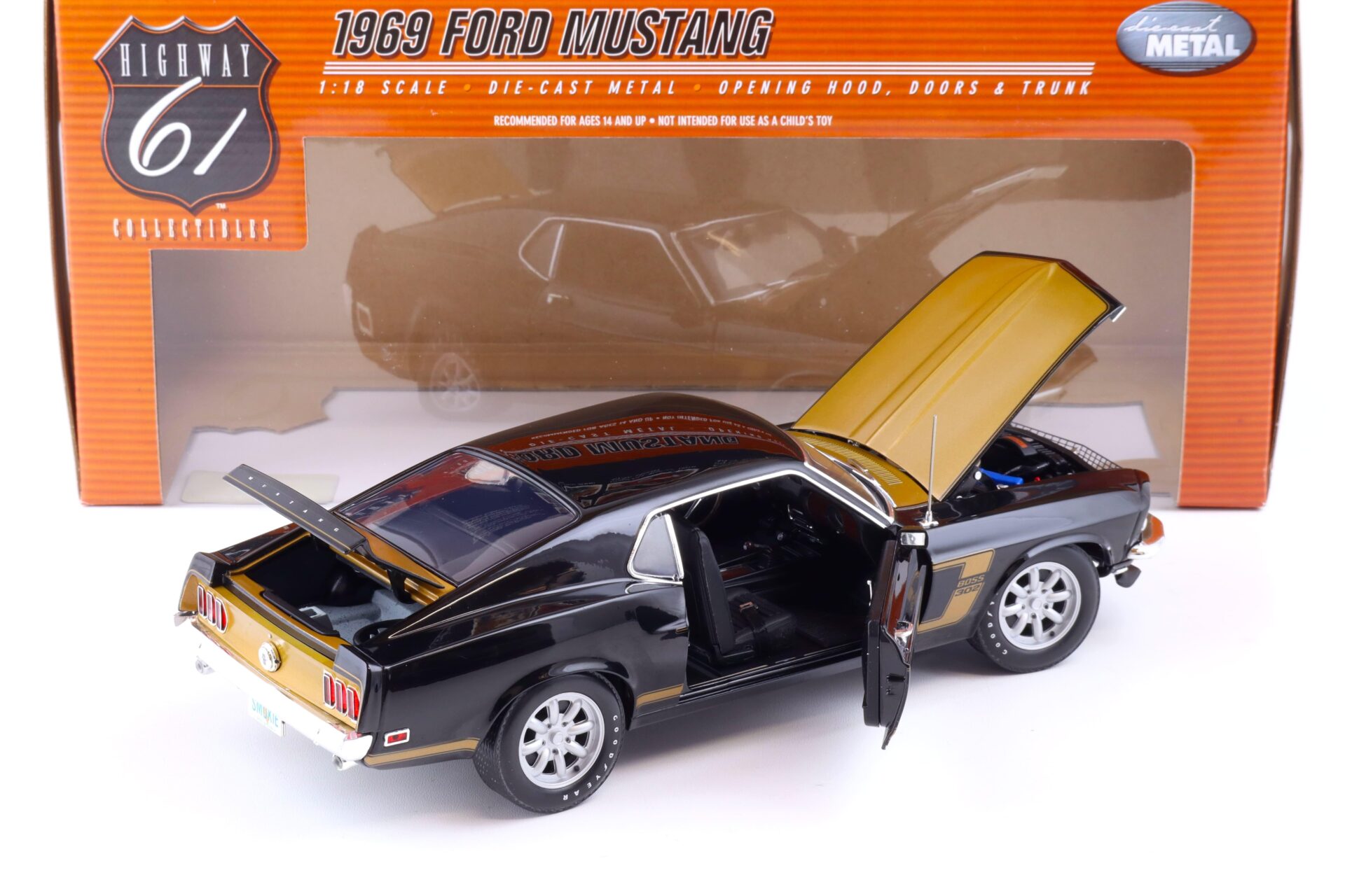 1:18 Highway61 Ford Mustang Boss 302 Coupe Smokey Tribute black/ gold 50730