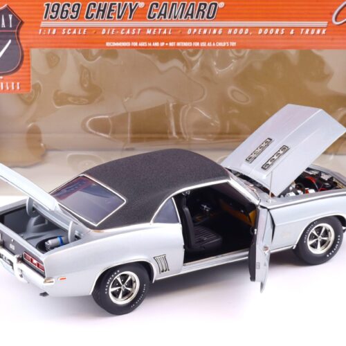 1:18 Highway61 Chevrolet Camaro Coupe 1969 silver/ black vinyl roof 50393