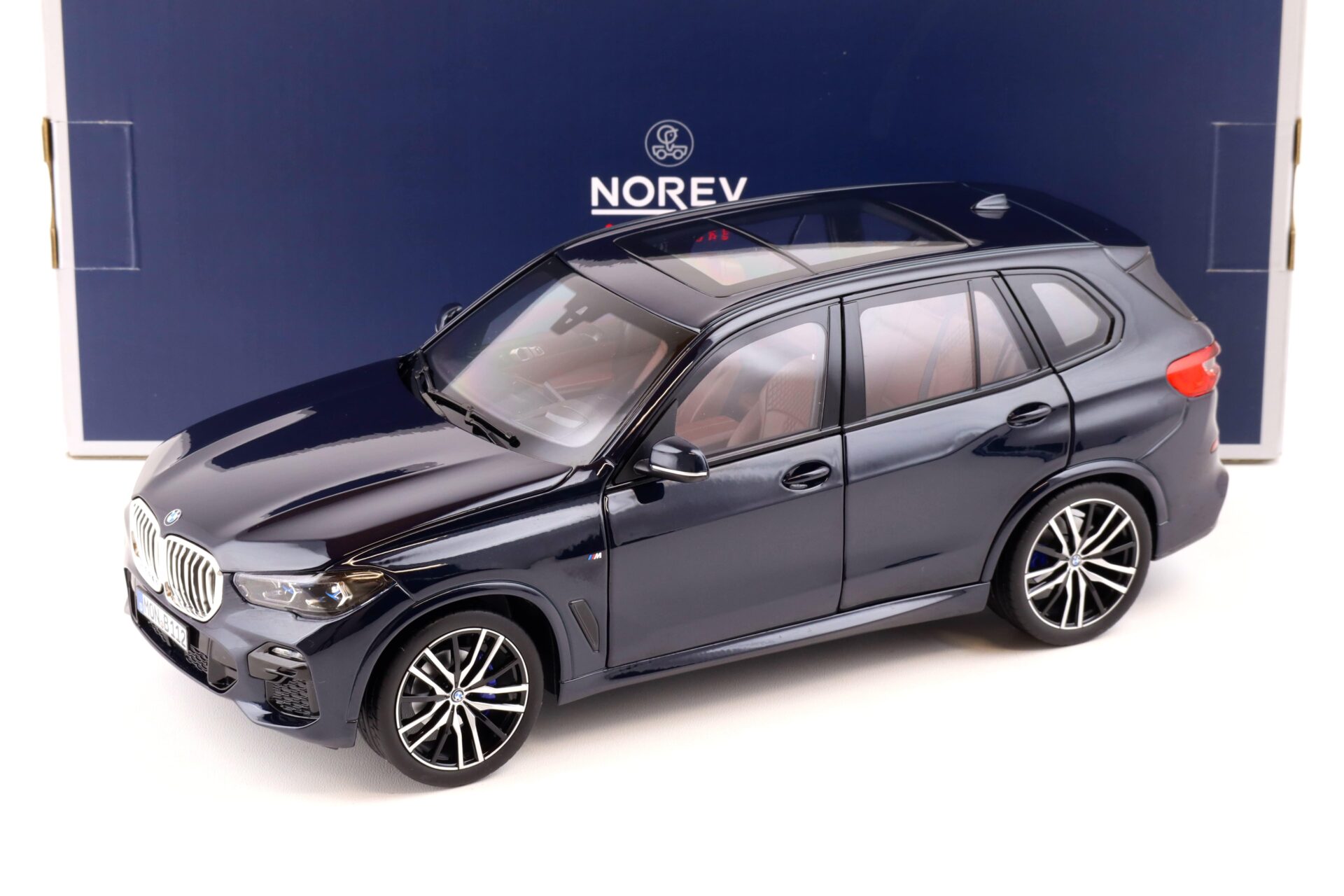 ID 85978 orig 1.jpg 1:18 Norev BMW X5 xDrive 40i (G05) SUV blue metallic 2019