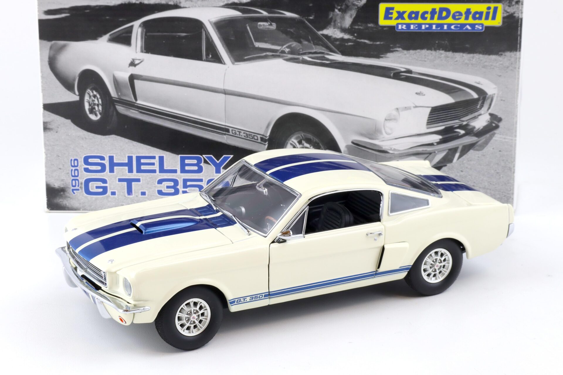 ID 86052 orig.jpg 1:18 Exact Detail Shelby GT 350 Coupe 1966 white/ blue stripes