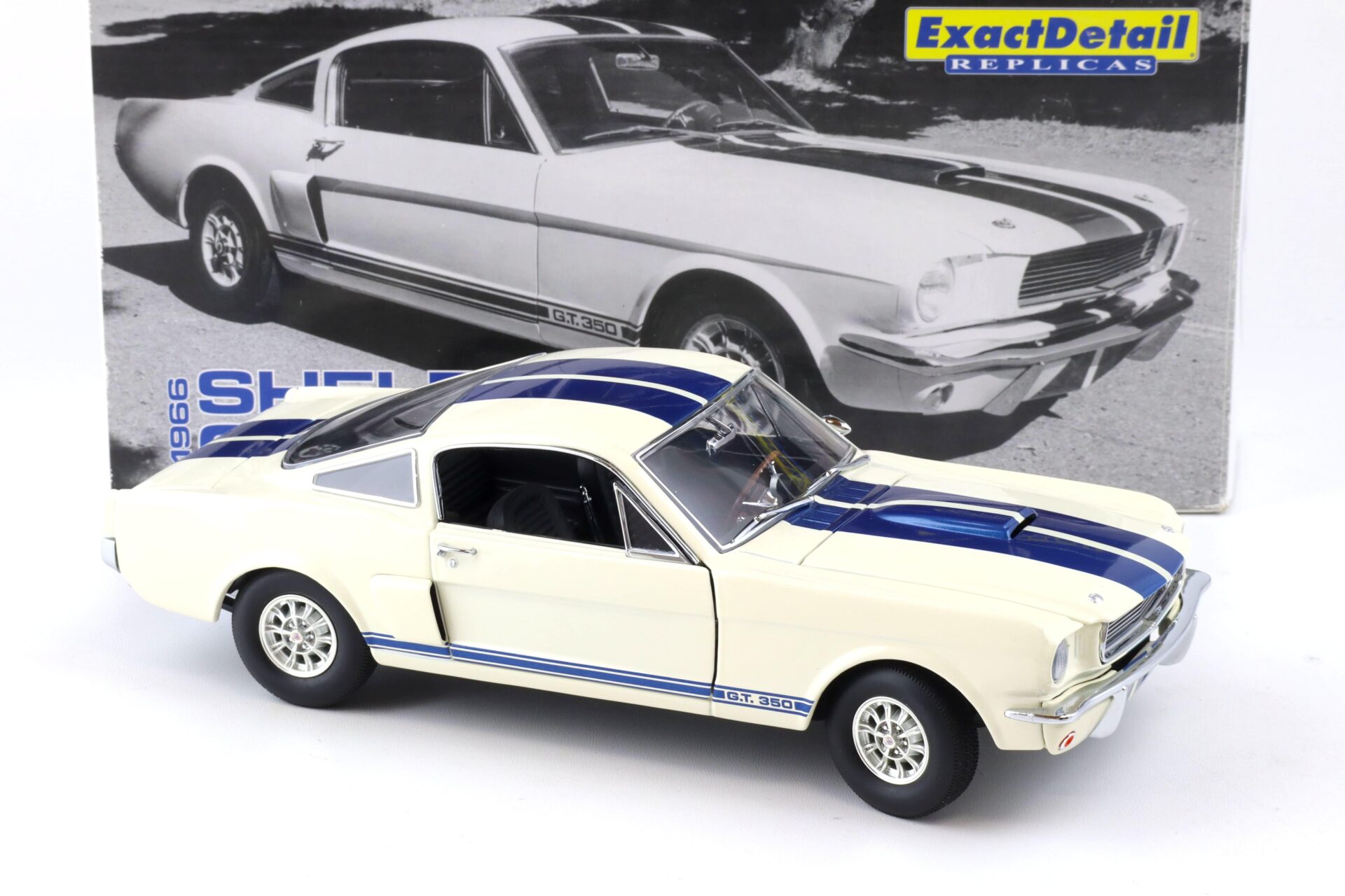 1:18 Exact Detail Shelby GT 350 Coupe 1966 white/ blue stripes