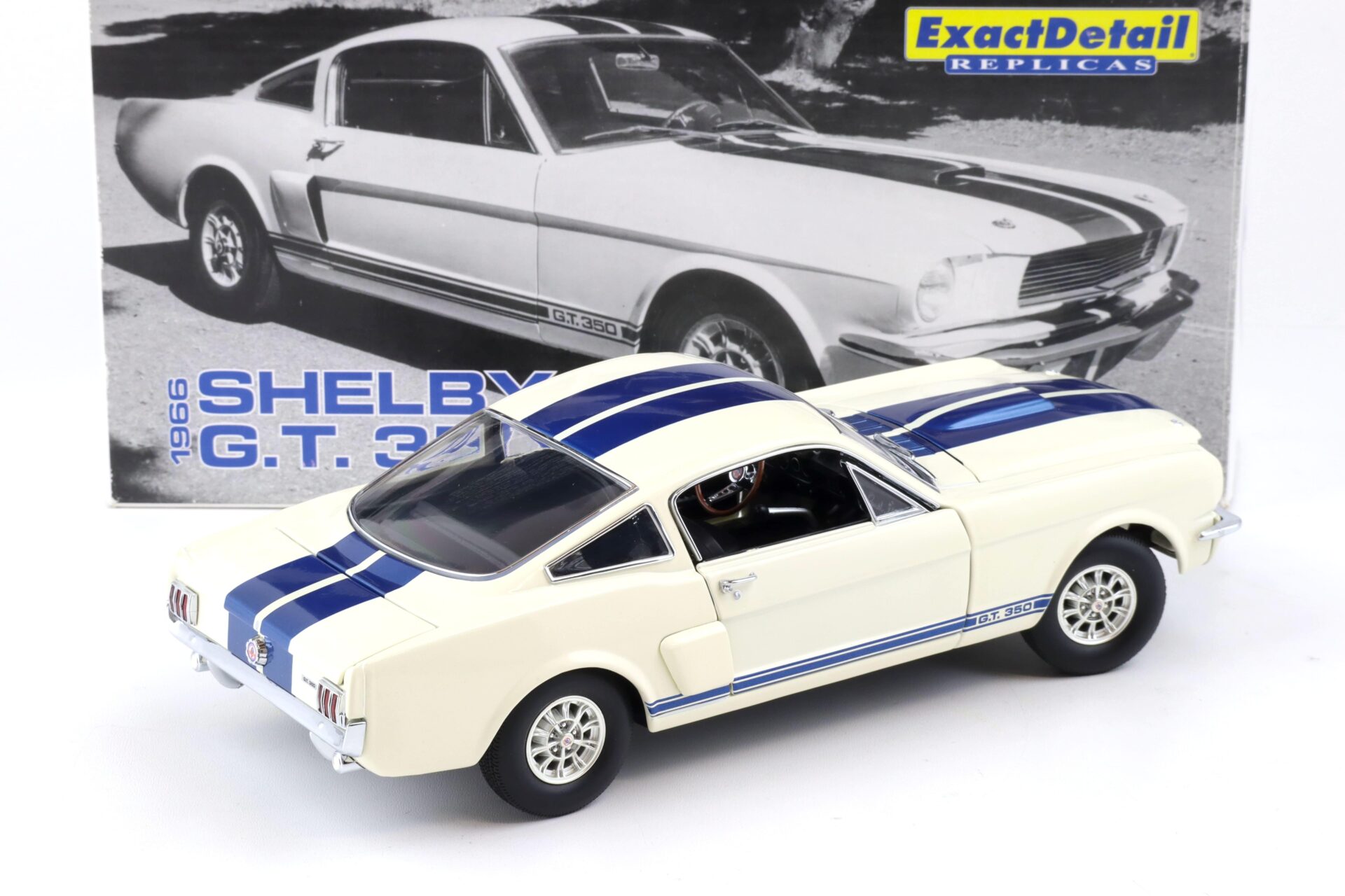 1:18 Exact Detail Shelby GT 350 Coupe 1966 white/ blue stripes