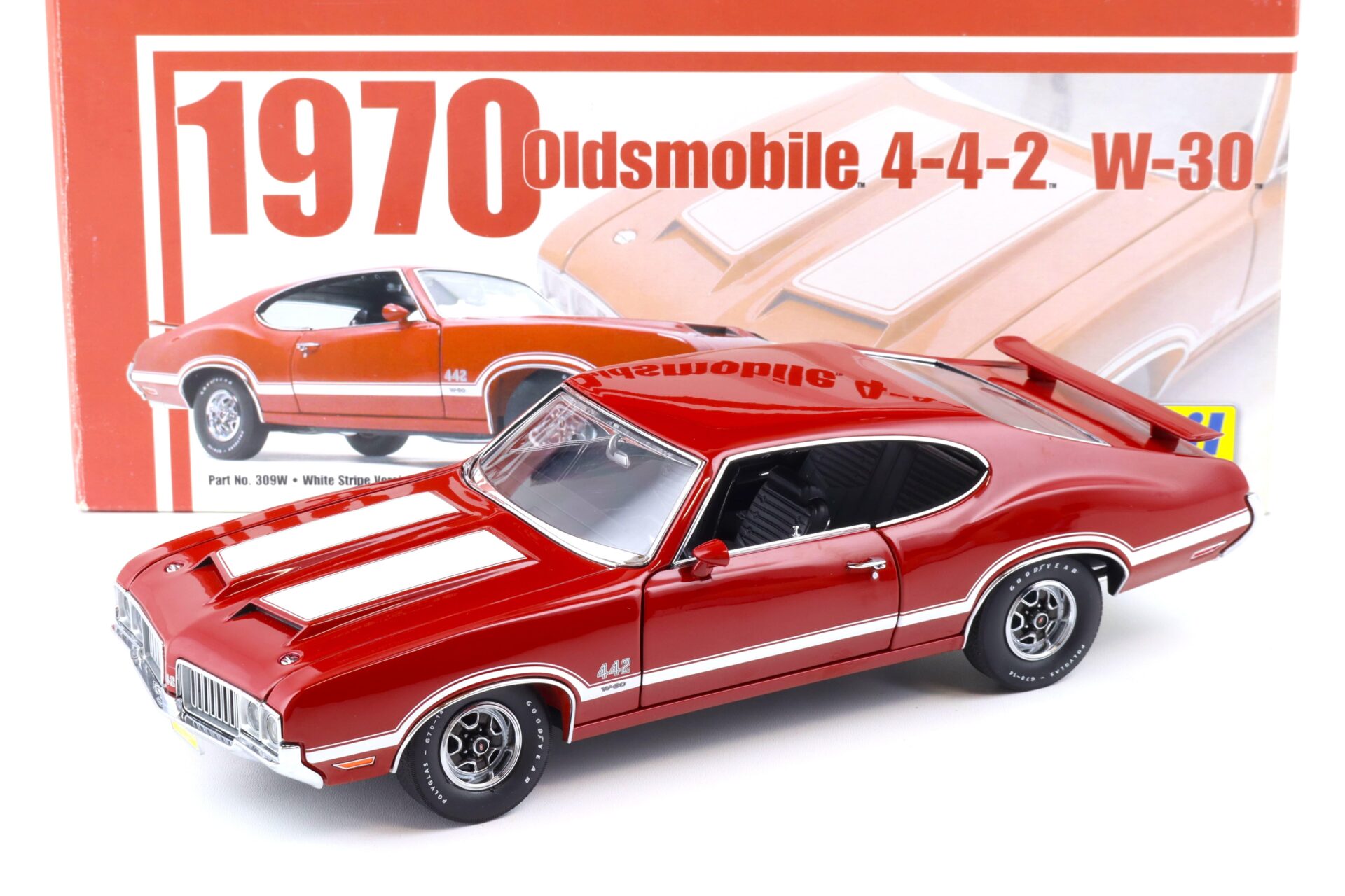 ID 86117 orig 1.jpg 1:18 Exact Detail 1970 Oldsmobile 442 W-30 Coupe red/ white WCC309W