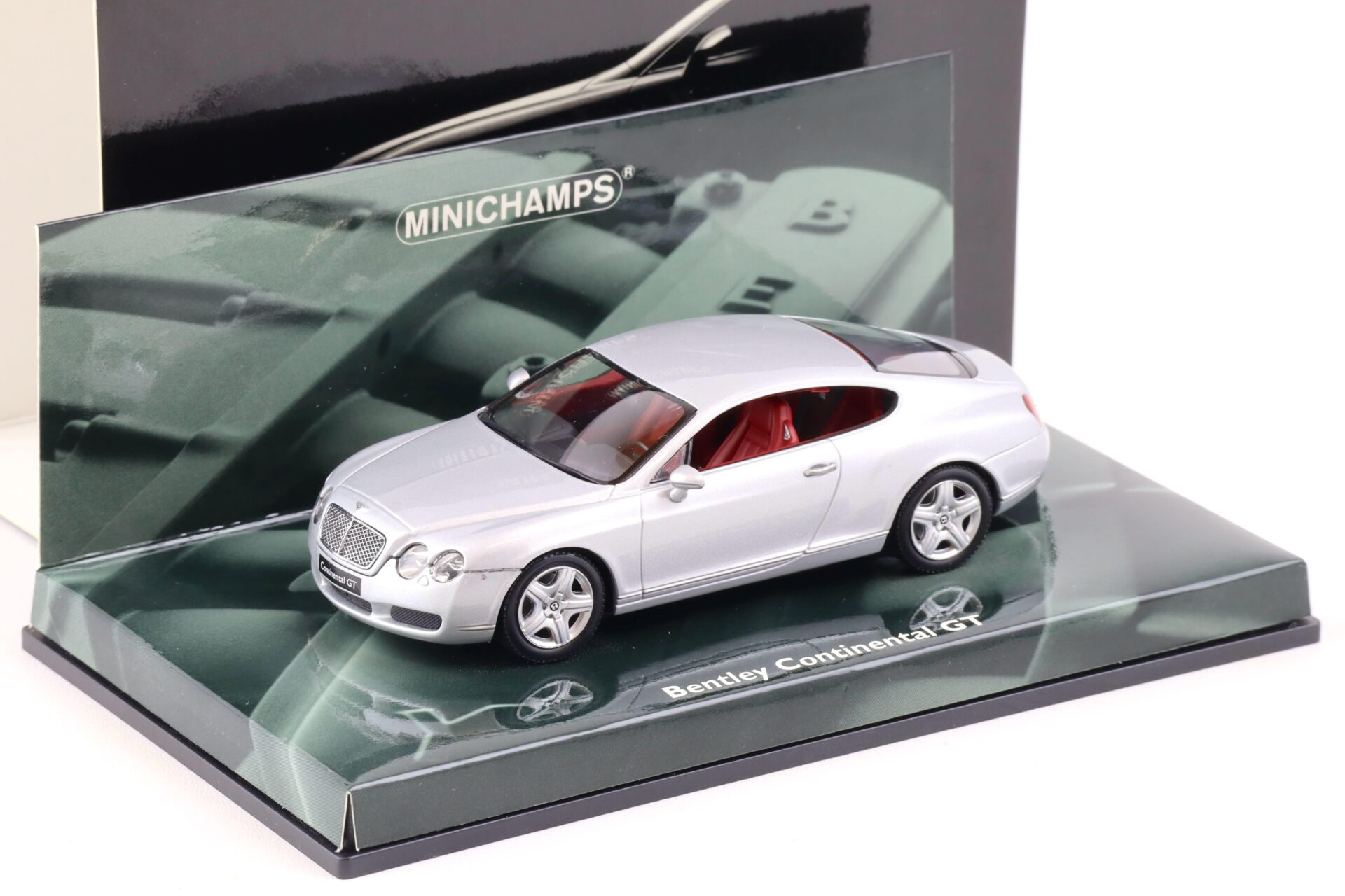 ID 86215 orig 1.jpg 1:43 Minichamps Bentley Continental GT Coupe 2006 silver