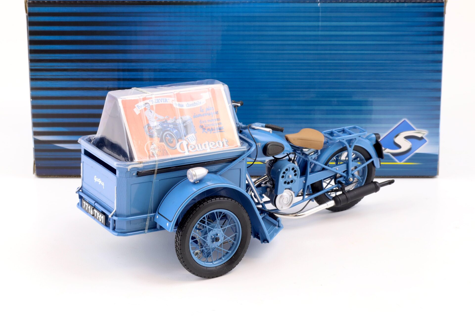 ID 86403 orig.jpg 1:10 Solido Peugeot Triporteuer 55 TN Pub 1952 blue