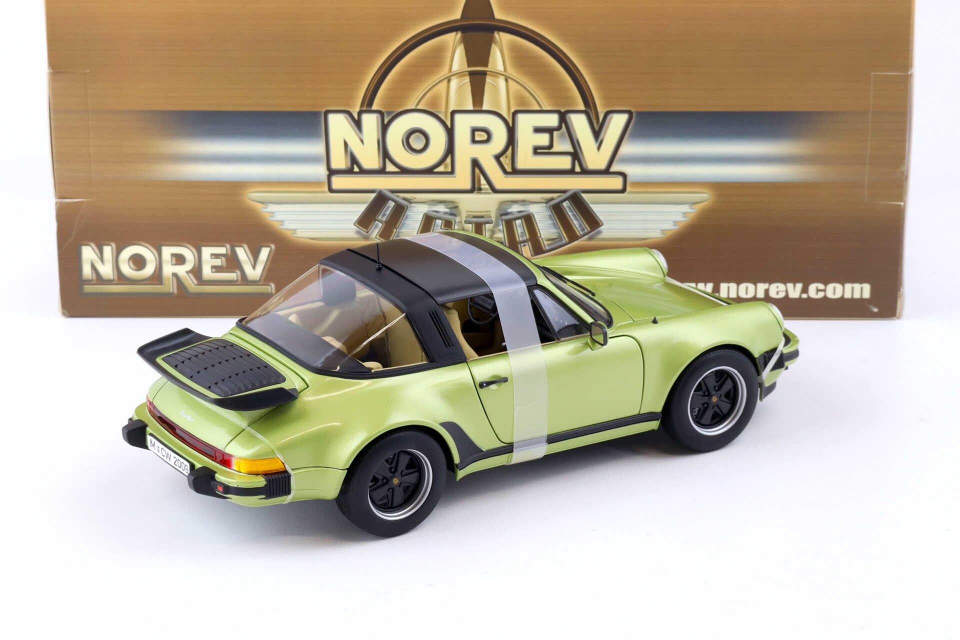 1:18 Norev Porsche 911 Turbo 3.3 Targa 1987 green metallic 187526