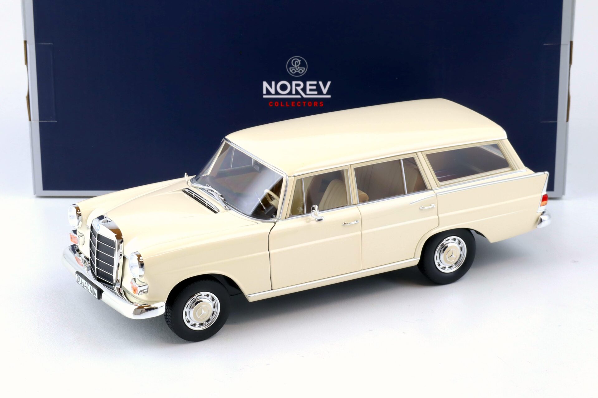 ID 86781 orig.jpg 1:18 Norev Mercedes 200 Universal 1966 cream 183709