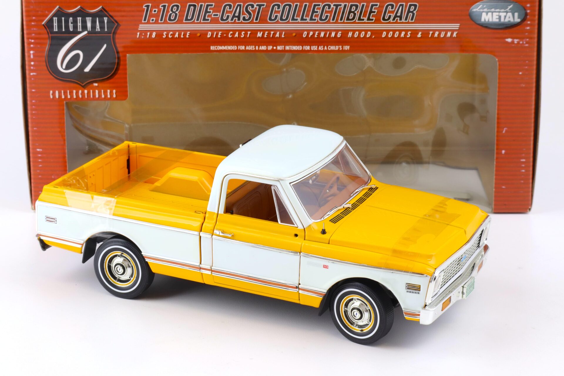 1:18 Highway61 Chevrolet Fleetside Pickup 1972 Cheyenne 10 yellow/ white 50363