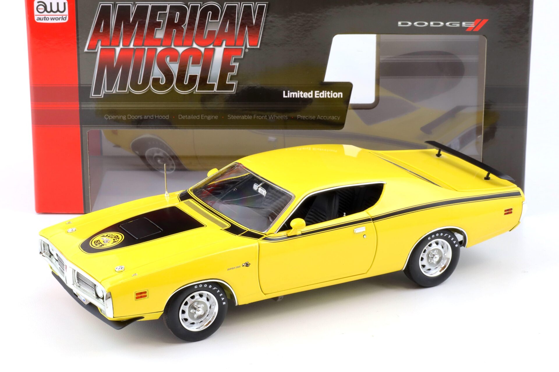 ID 87581 orig 1.jpg 1:18 Auto World 1971 Dodge Charger Super Bee Fy1 Top Banana yellow