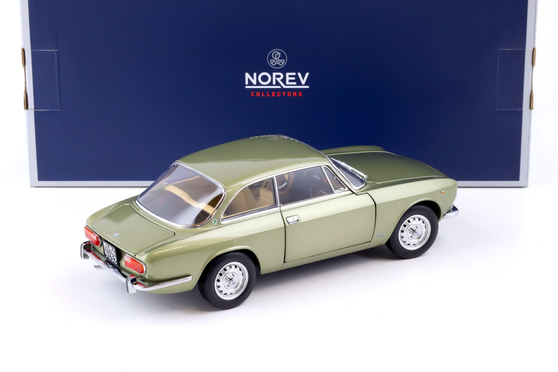 1:18 Norev Alfa Romeo 2000 GTV 1973 green metallic Limited 1000 pcs.