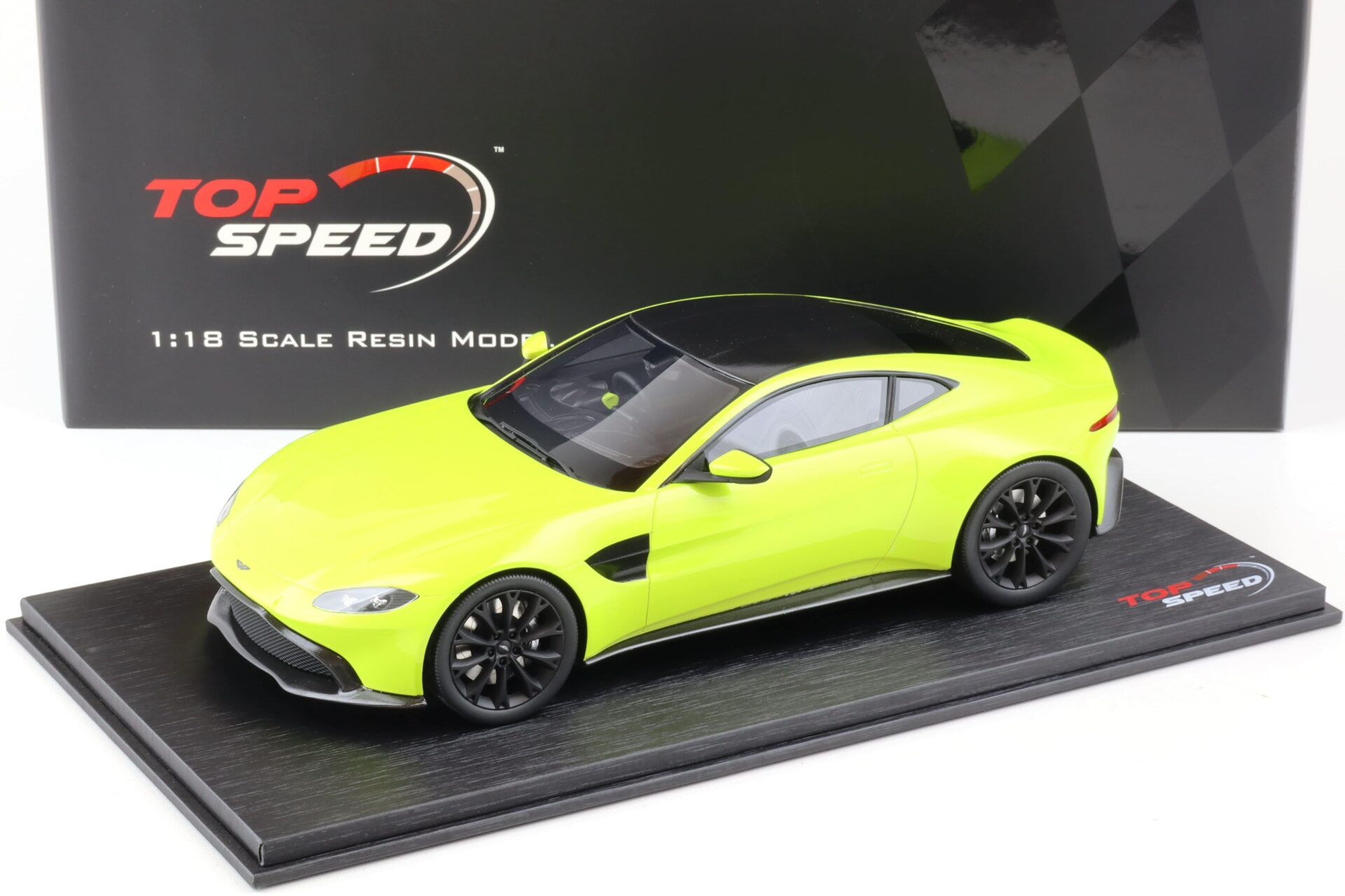 ID 88660 orig 1.jpg 1:18 Top Speed 2018 Aston Martin Vantage Coupe Lime Essence TS0183