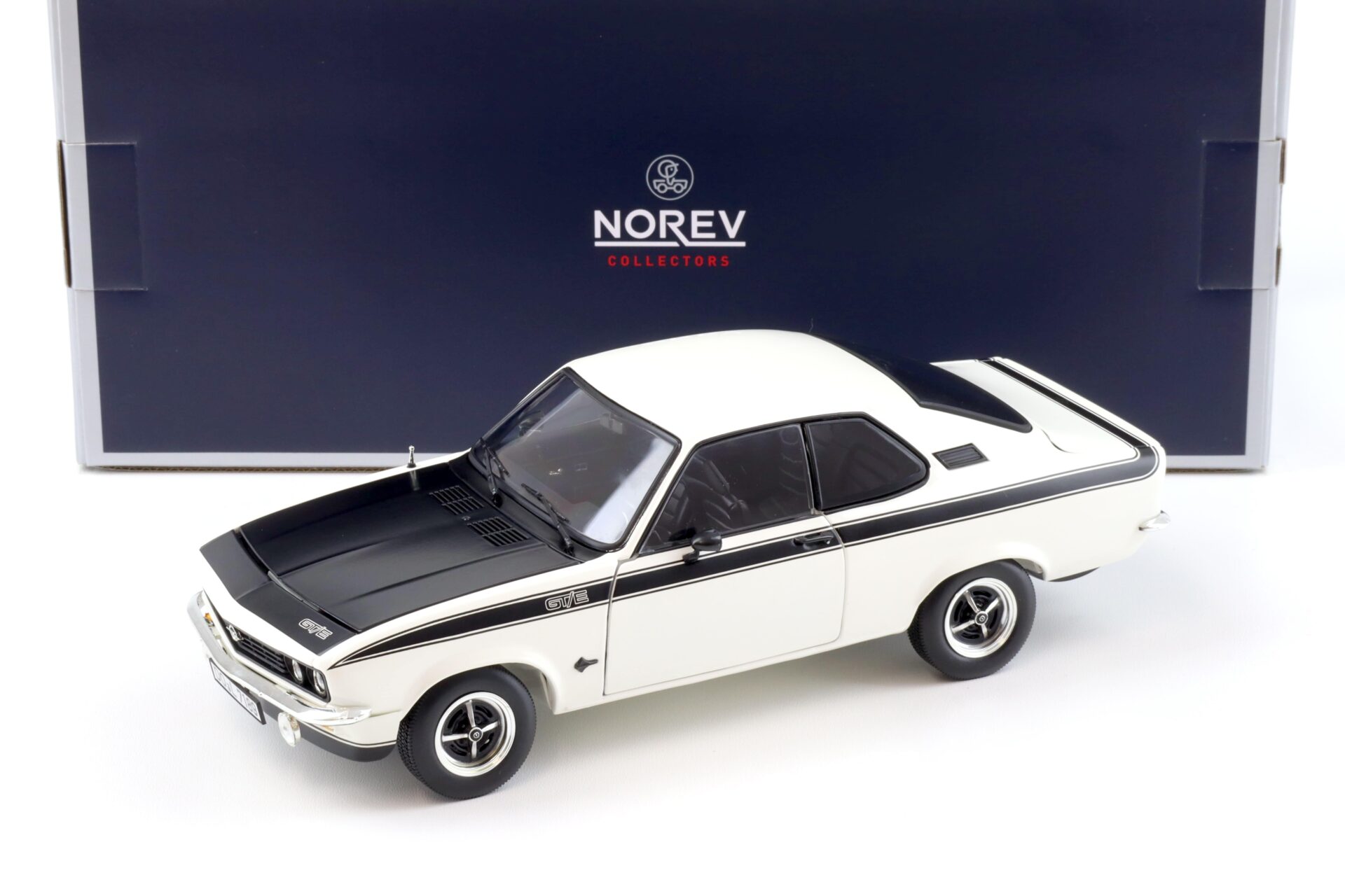 ID 90412 orig 1.jpg 1:18 Norev Opel Manta A GT/E Coupe 1975 white/ black