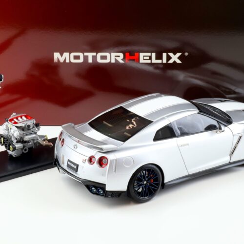 1:18 Motorhelix Nissan GT-R (R35) 50th Anniversary Ultimate metal silver + engine Diecast M83502