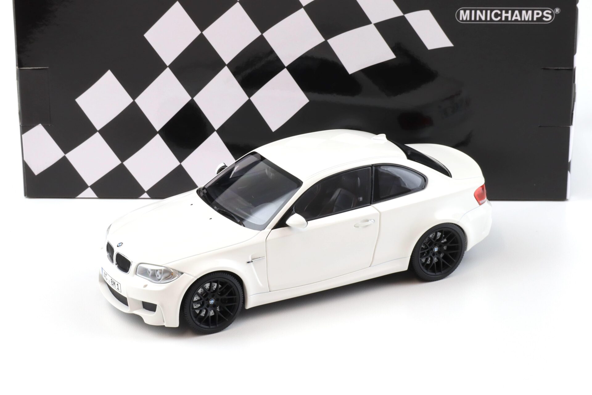 1:18 Minichamps BMW 1er M Coupe E82 white 2011