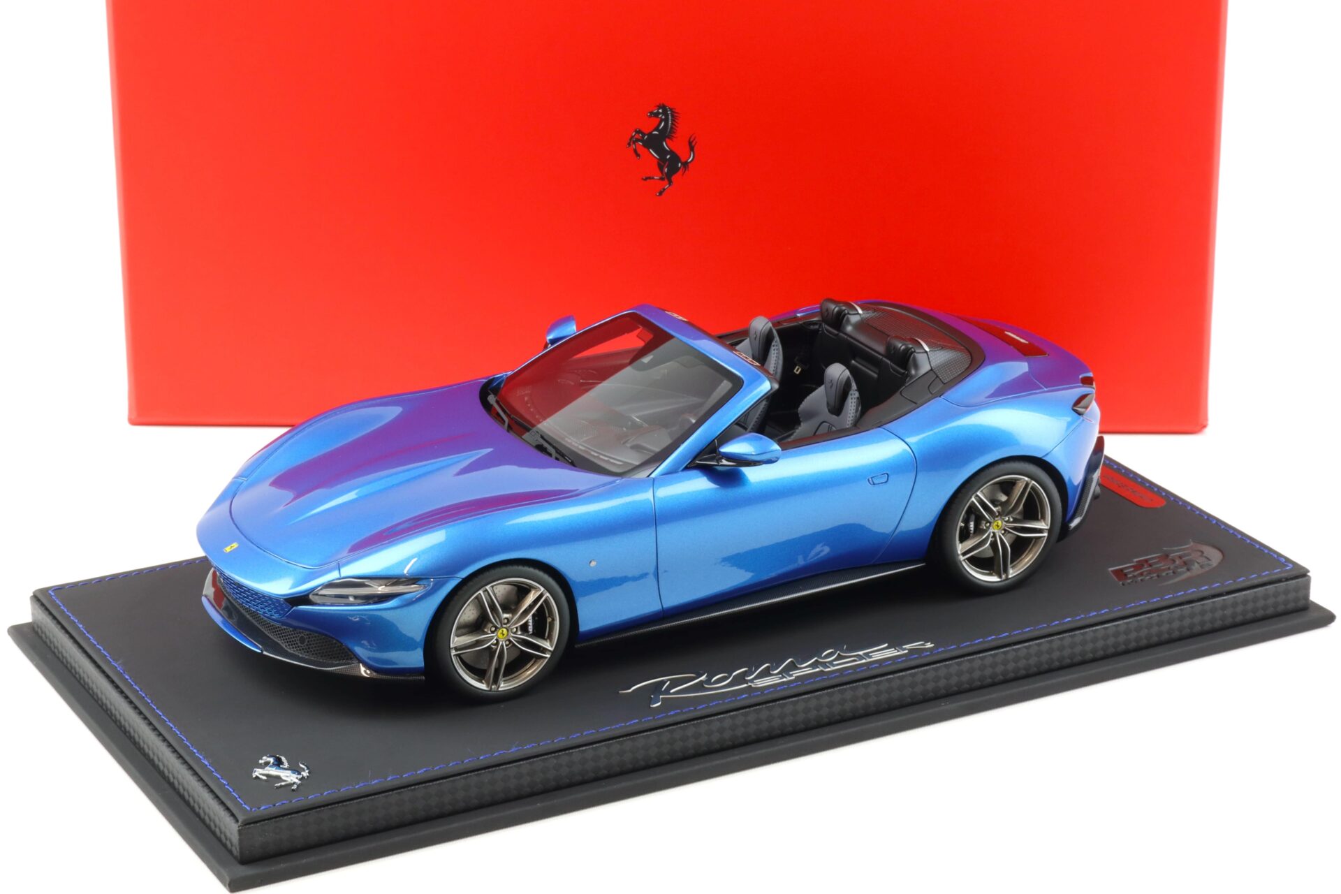 ID 91704 orig 1.jpg 1:18 BBR Ferrari Roma Spider Blu Corsa blue with Showcase - Limited 36 pcs.