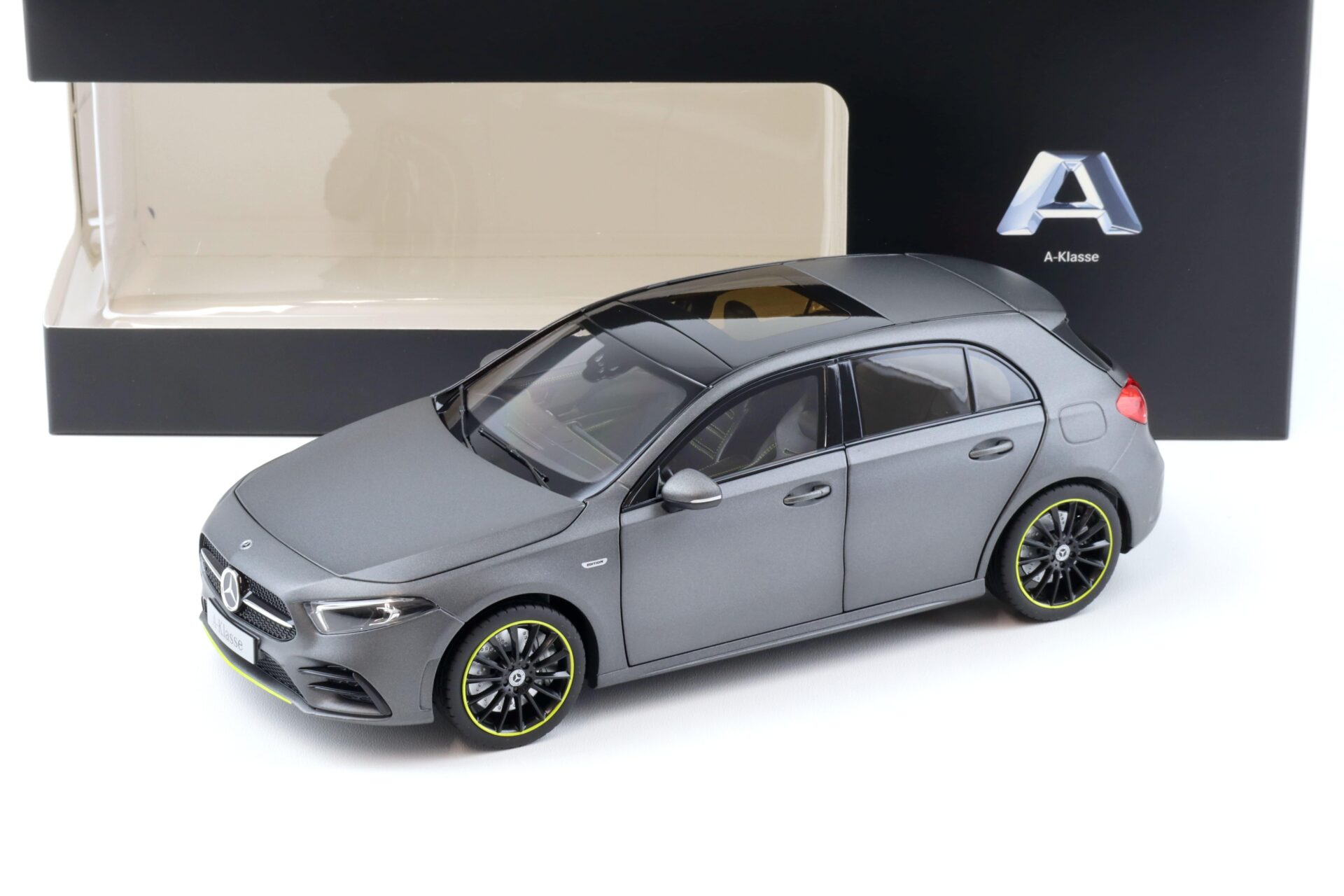 ID 91869 orig.jpg 1:18 Norev Mercedes A-Klasse W177 AMG Line mountain grey magno DEALER VERSION