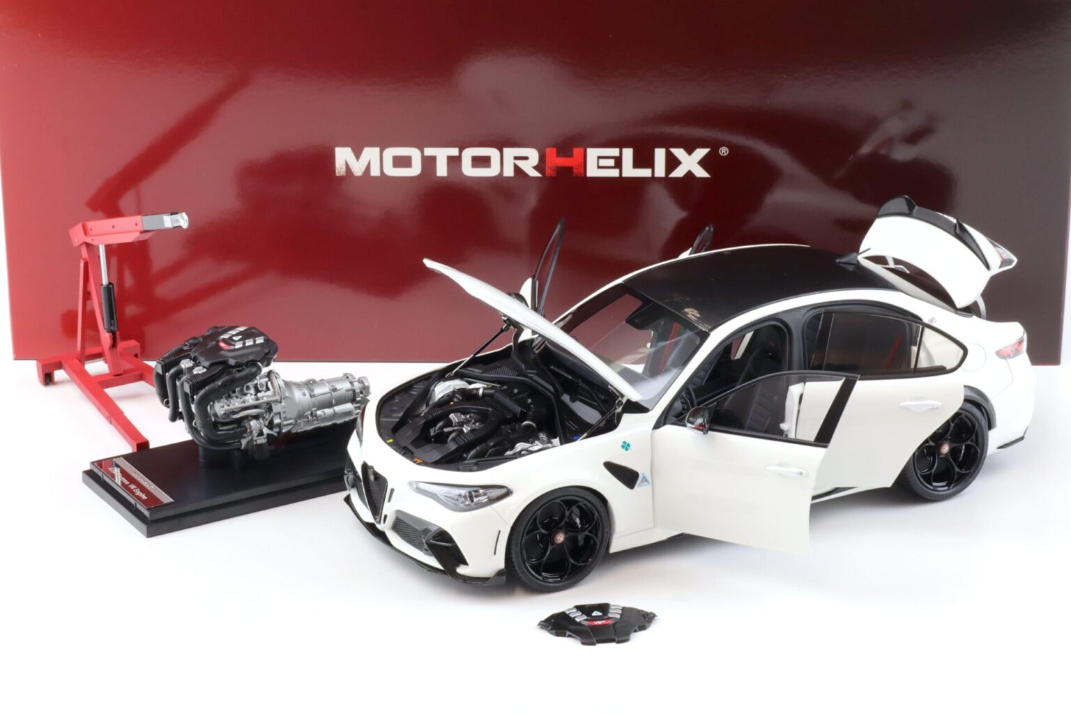 Miniature Voiture 1/18 Alfa Romeo Giulia GTAm Par Motorhelix - Blanc, Métal Moulé