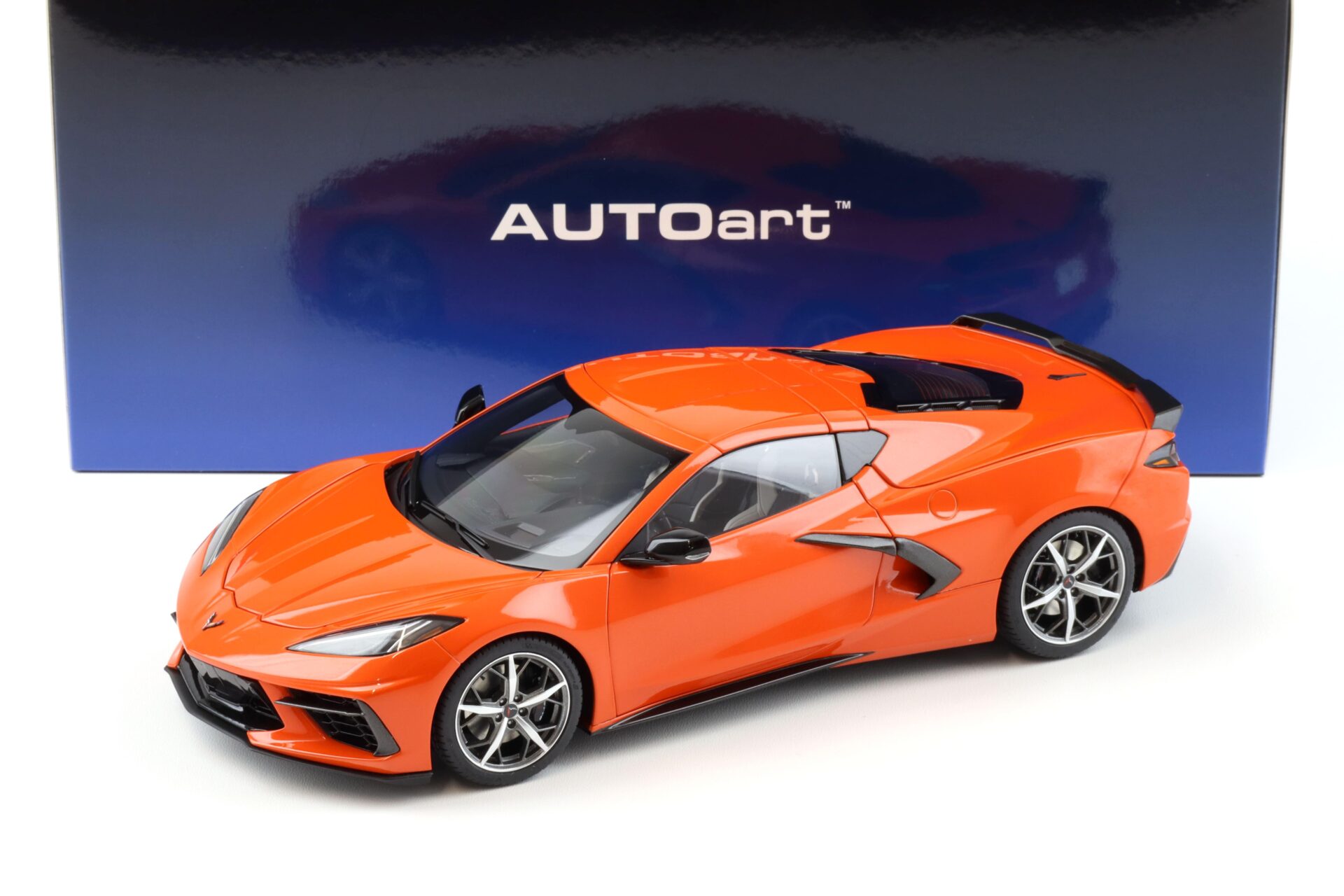 ID 92069 orig.jpg 1:18 AUTOart Chevrolet Corvette C8 Stingray Z51 Sebring orange 2020