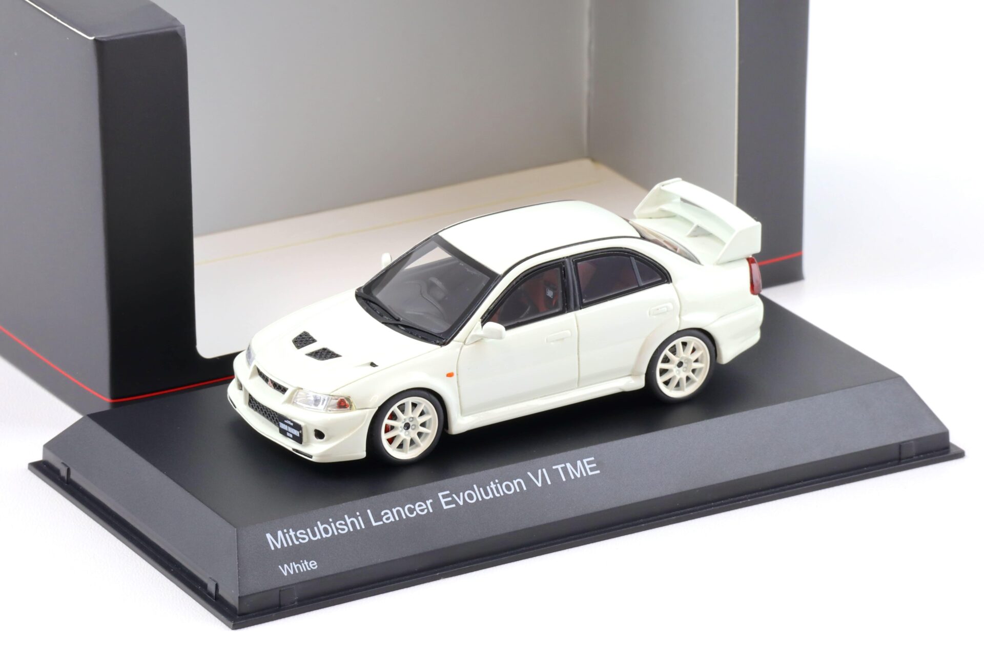 ID 92253 orig 1.jpg 1:43 Kyosho Mitsubishi Lancer Evolution VI TME white KSR43116W