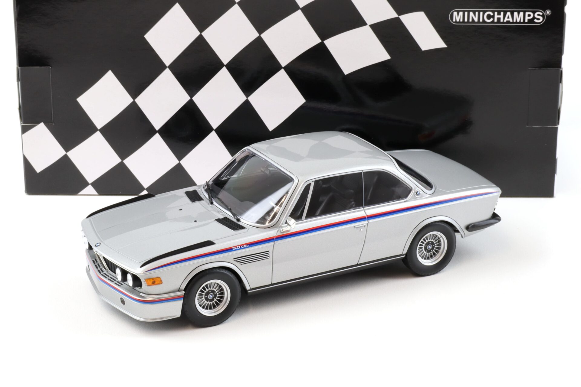 ID 92453 orig 2.jpg 1:18 Minichamps BMW 3.0 CSL Coupe 1973 silver