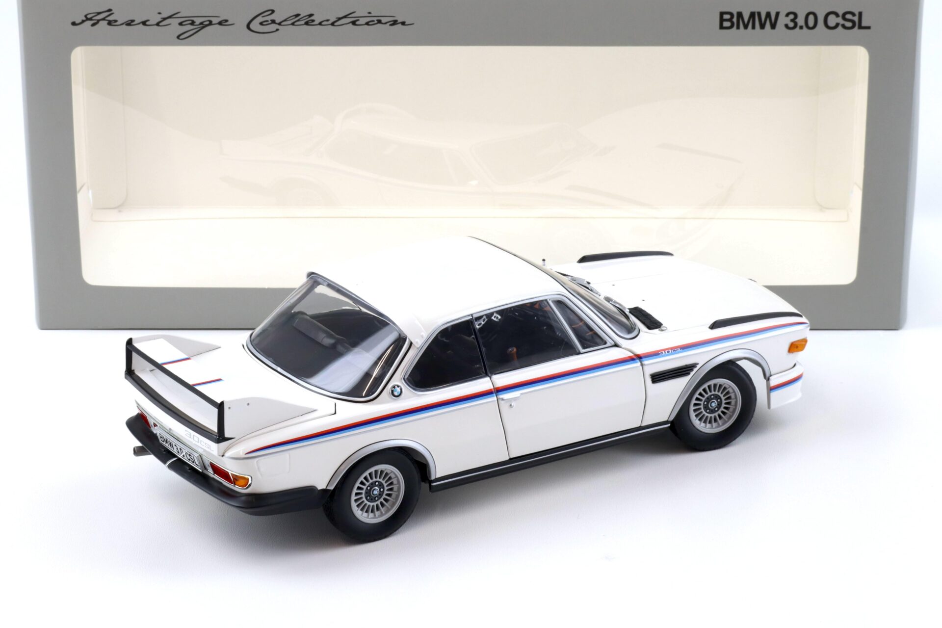 1:18 Minichamps BMW 3.0 CSL Coupe white 1973-1975 Heritage DEALER VERSION