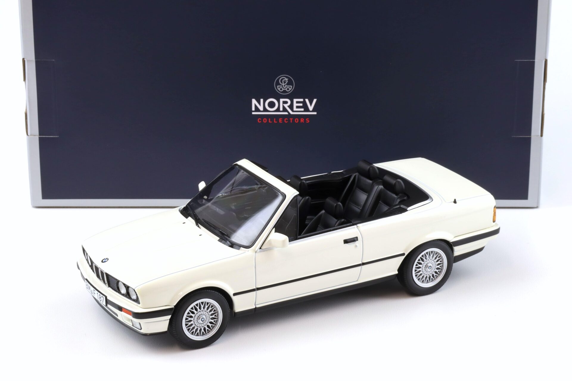 1:18 Norev BMW 325i (E30) Cabriolet 1991 Alpine white 183213