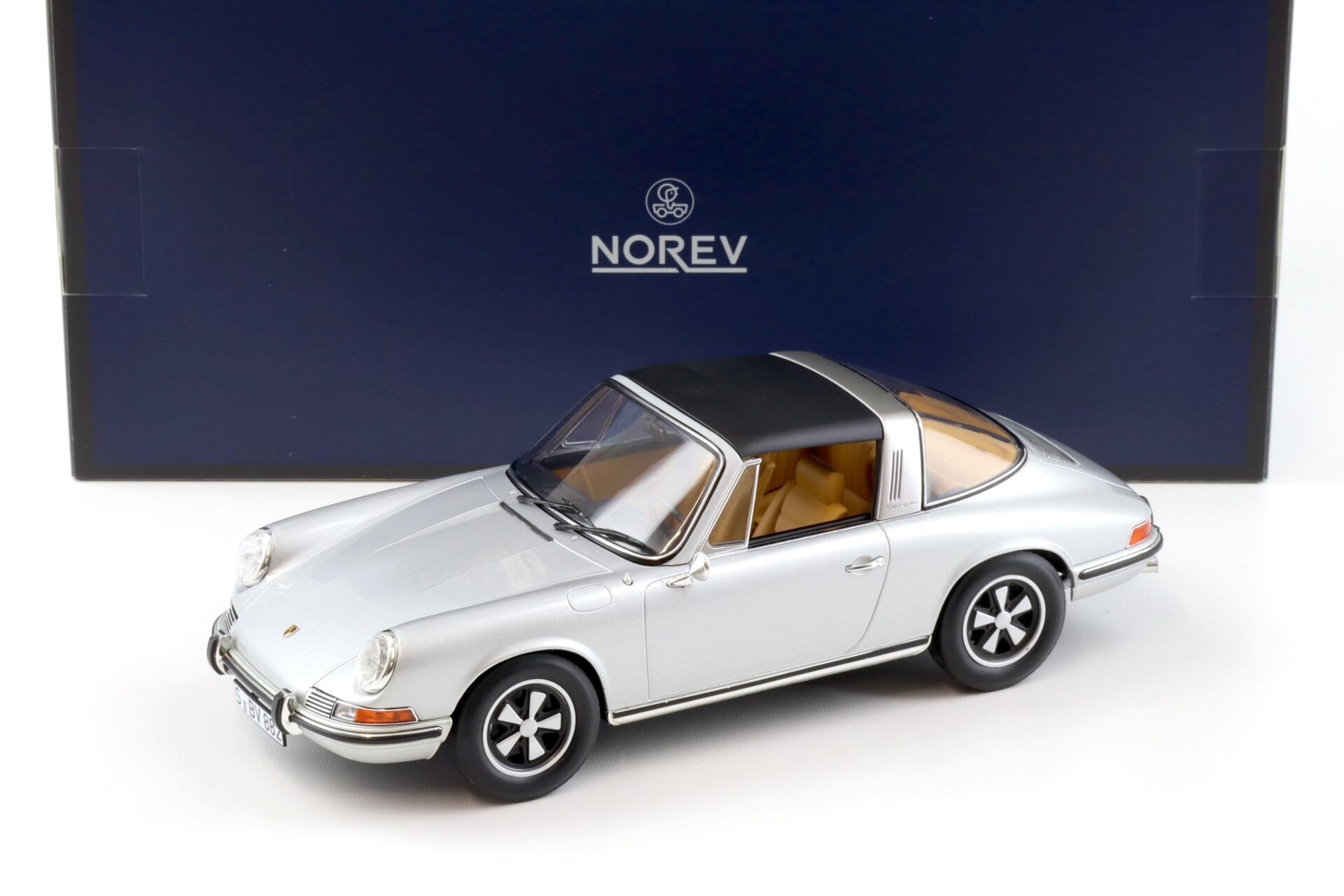 ID 95172 orig 1.jpg 1:18 Norev Porsche 911 E Targa 1969 silver metallic - Limited 400 pcs.