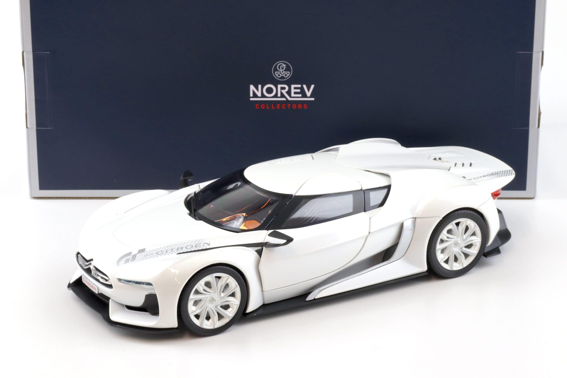 ID 95611 orig 1.jpg 1:18 Norev GT by Citroen Concept Car 2008 Paris pearl white