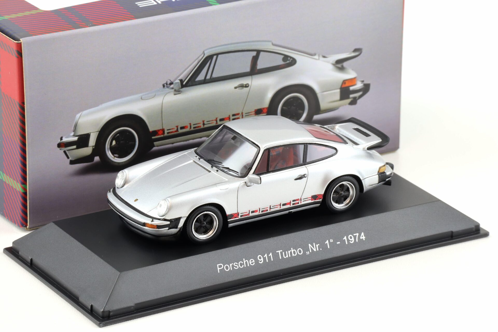ID 95700 orig 1.jpg 1:43 Spark Porsche 911 Turbo Coupe Nr.1 Louise 1974 silver MAP Porsche Museum